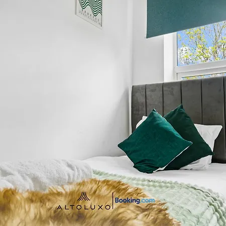 Nyaraló Bauhaus 4 Bedroom House By Altoluxoexperience Short Lets & Serviced With Free Parking *