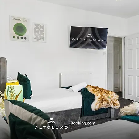 Bauhaus 4 Bedroom House By Altoluxoexperience Short Lets & Serviced With Free Parking Nyaraló Bristol