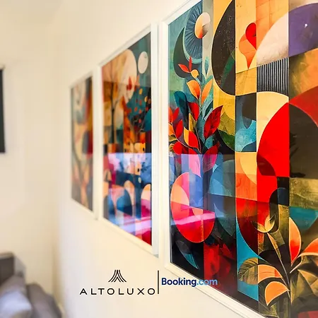 Bauhaus 4 Bedroom House By Altoluxoexperience Short Lets & Serviced With Free Parking Bristol
