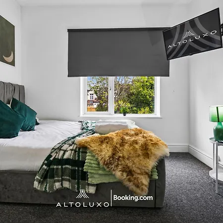 Bauhaus 4 Bedroom House By Altoluxoexperience Short Lets & Serviced With Free Parking Nyaraló Bristol