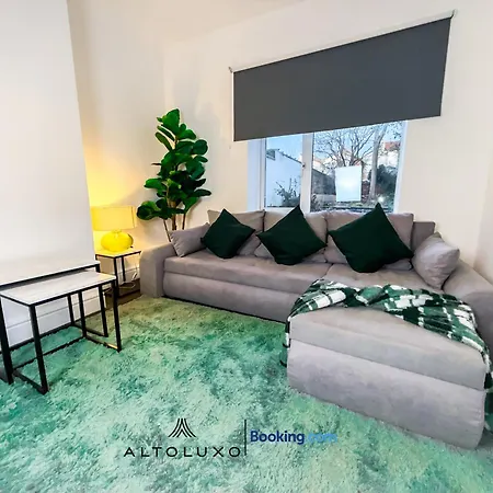 Bauhaus 4 Bedroom House By Altoluxoexperience Short Lets & Serviced With Free Parking Bristol