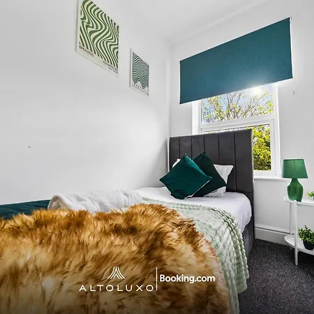 Nyaraló Bauhaus 4 Bedroom House By Altoluxoexperience Short Lets & Serviced With Free Parking *