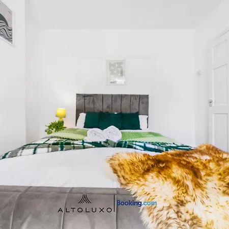 Nyaraló Bauhaus 4 Bedroom House By Altoluxoexperience Short Lets & Serviced With Free Parking