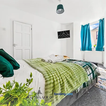 Nyaraló Bauhaus 4 Bedroom House By Altoluxoexperience Short Lets & Serviced With Free Parking