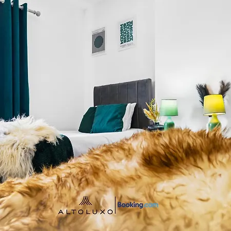 Nyaraló Bauhaus 4 Bedroom House By Altoluxoexperience Short Lets & Serviced With Free Parking *