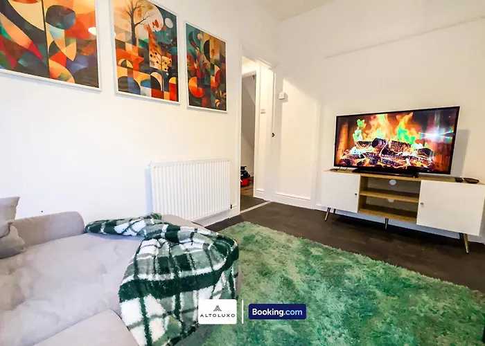 Prázdninový dům Bauhaus 4 Bedroom House By Altoluxoexperience Short Lets & Serviced With Free Parking Bristol