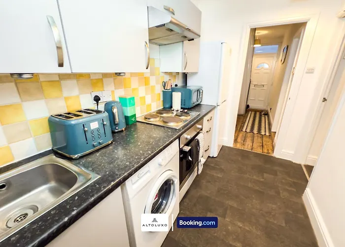 Prázdninový dům Bauhaus 4 Bedroom House By Altoluxoexperience Short Lets & Serviced With Free Parking *