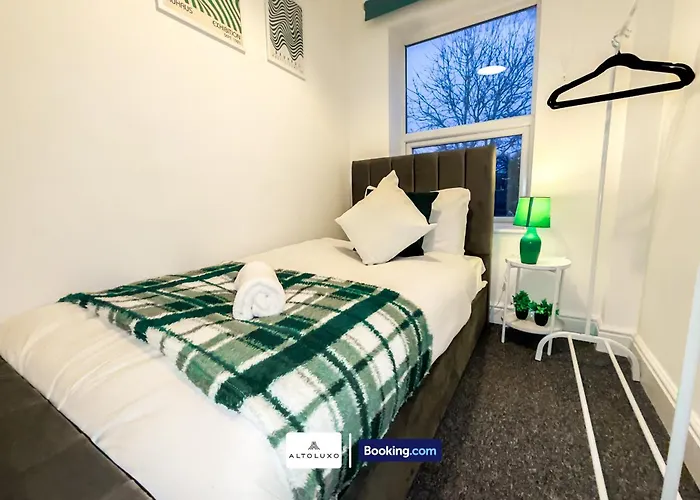 Bauhaus 4 Bedroom House By Altoluxoexperience Short Lets & Serviced With Free Parking Prázdninový dům *