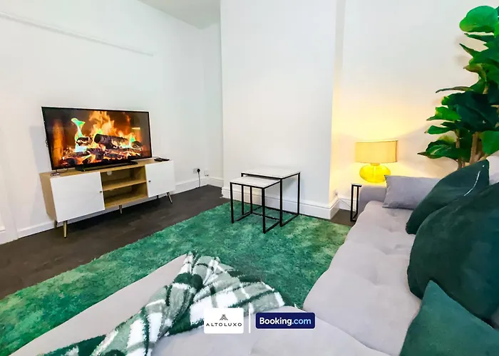 Bauhaus 4 Bedroom House By Altoluxoexperience Short Lets & Serviced With Free Parking Bristol