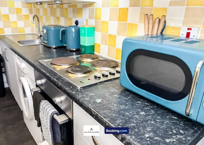 Bauhaus 4 Bedroom House By Altoluxoexperience Short Lets & Serviced With Free Parking Prázdninový dům Bristol