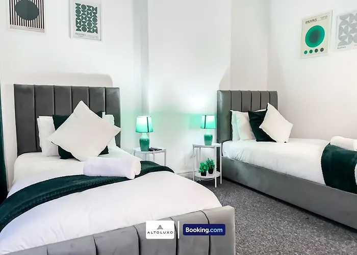 Bauhaus 4 Bedroom House By Altoluxoexperience Short Lets & Serviced With Free Parking * Bristol