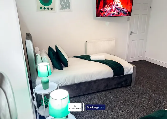 Bauhaus 4 Bedroom House By Altoluxoexperience Short Lets & Serviced With Free Parking Prázdninový dům *