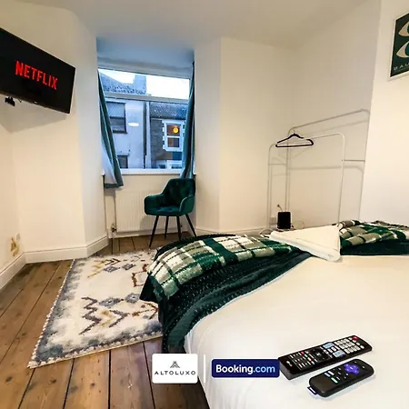 Vakantiehuis Bauhaus 4 Bedroom House By Altoluxoexperience Short Lets & Serviced With Free Parking *